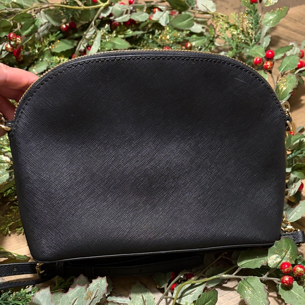 Michael Kors Elegant Black Crossbody Bag and Wallet - Picture 4 of 13